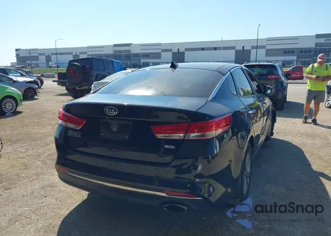 2017 Kia Optima Lx Turbo z USA, uszkodzony, nr VIN 5XXGT4L17HG150084